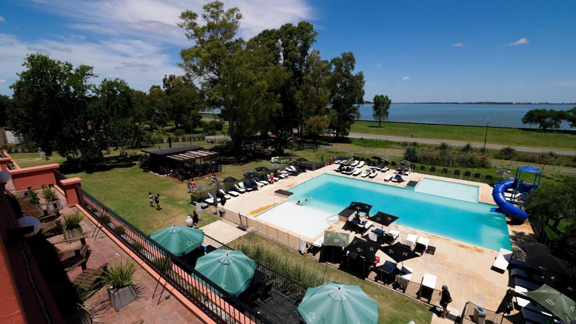 Howard Johnson Chascomus Exterior photo