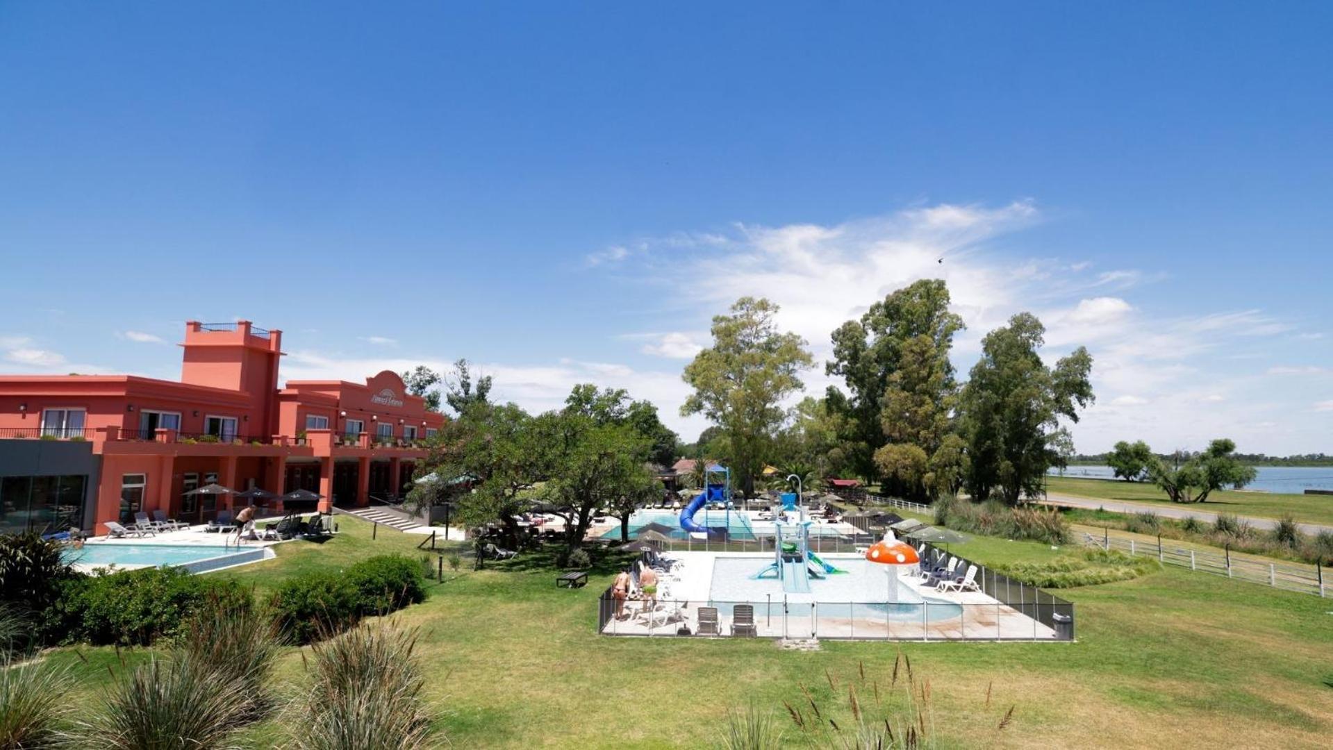 Howard Johnson Chascomus Exterior photo